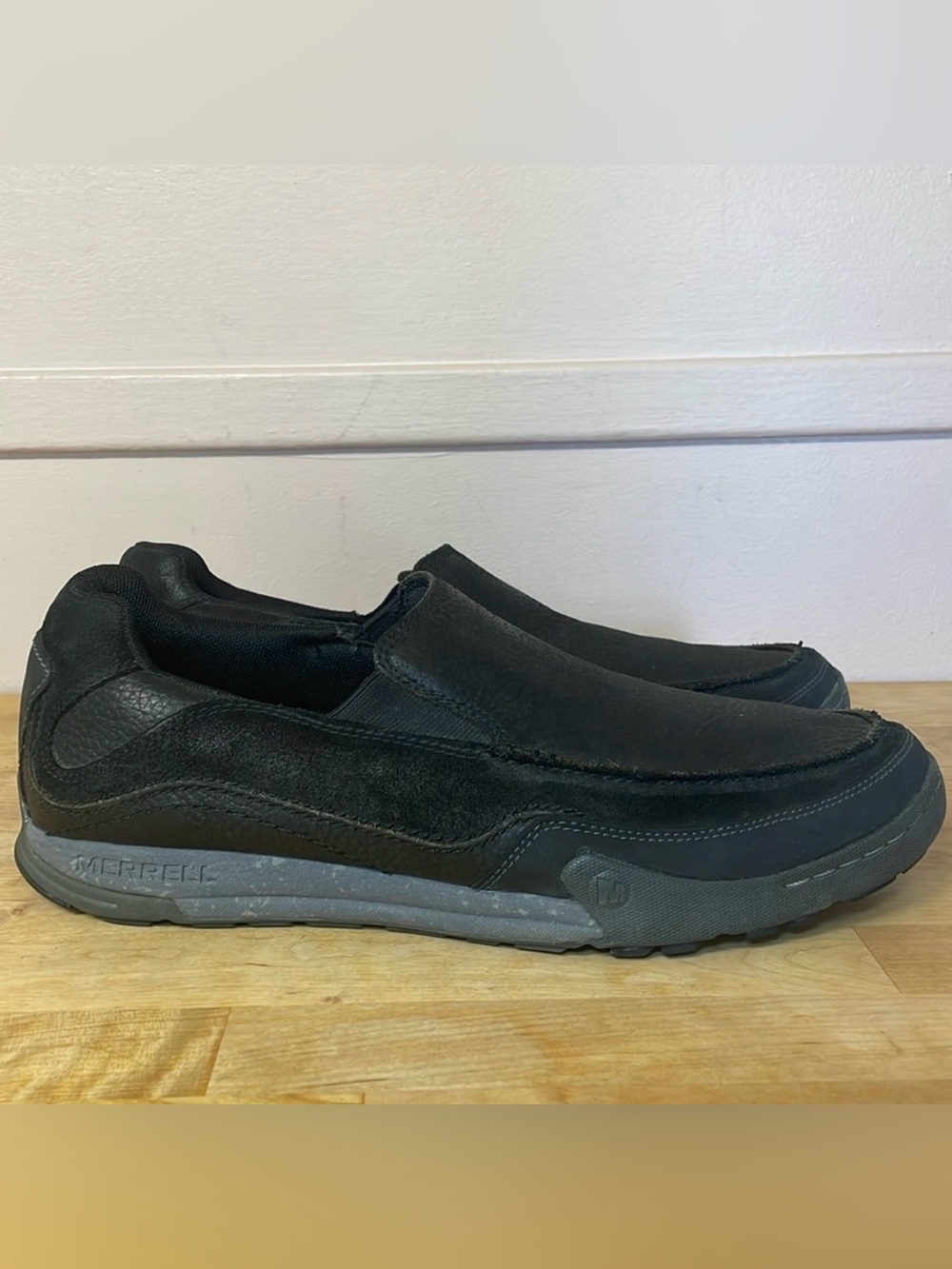 Merrell Mountain Moc Men’s Black&Gray Leather Slip On Casual Dress Shoes Size 12